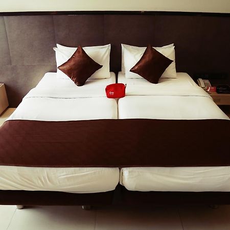 The Sirona Hotel Pune Extérieur photo