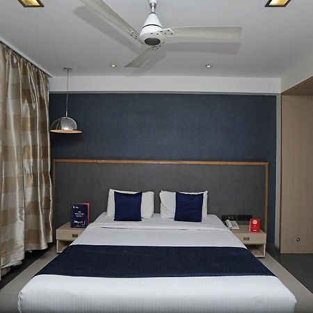 The Sirona Hotel Pune Extérieur photo