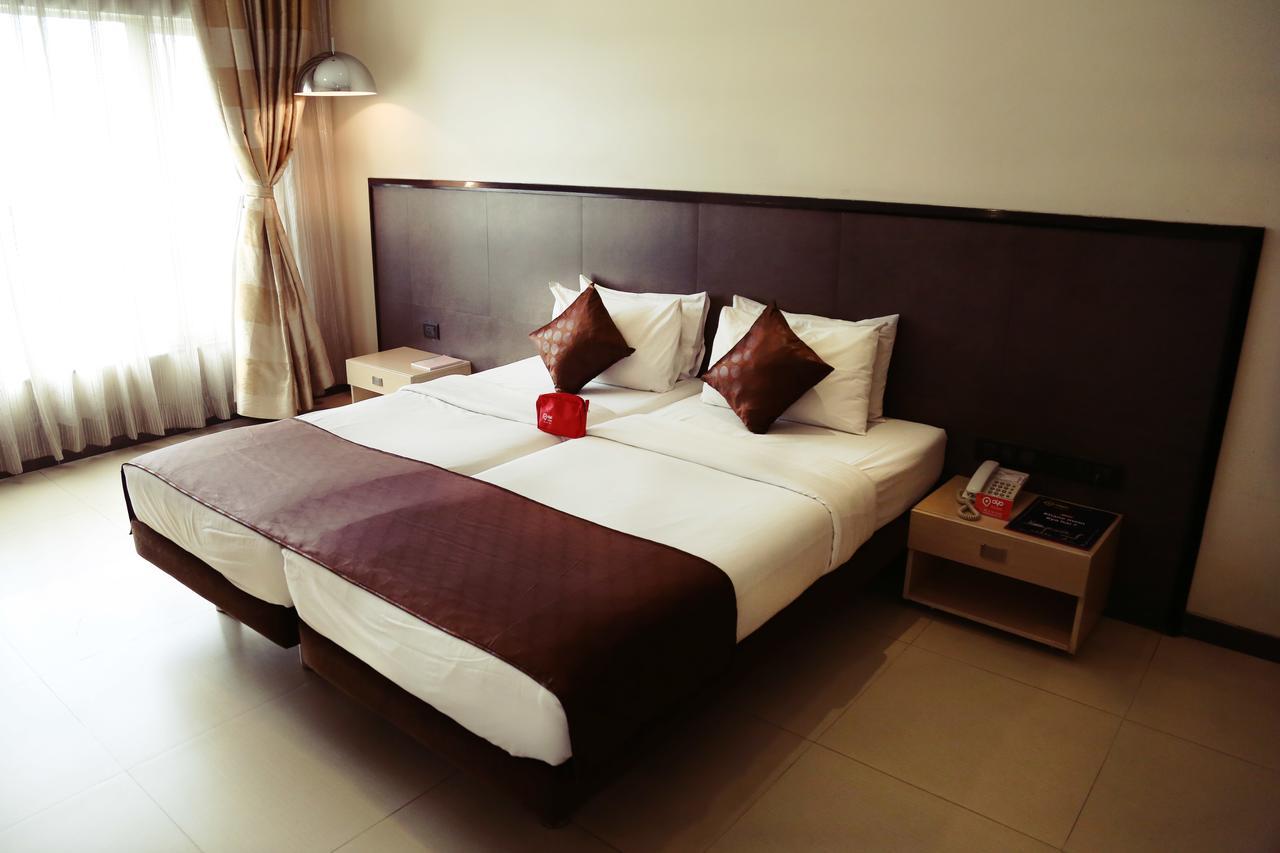 The Sirona Hotel Pune Extérieur photo