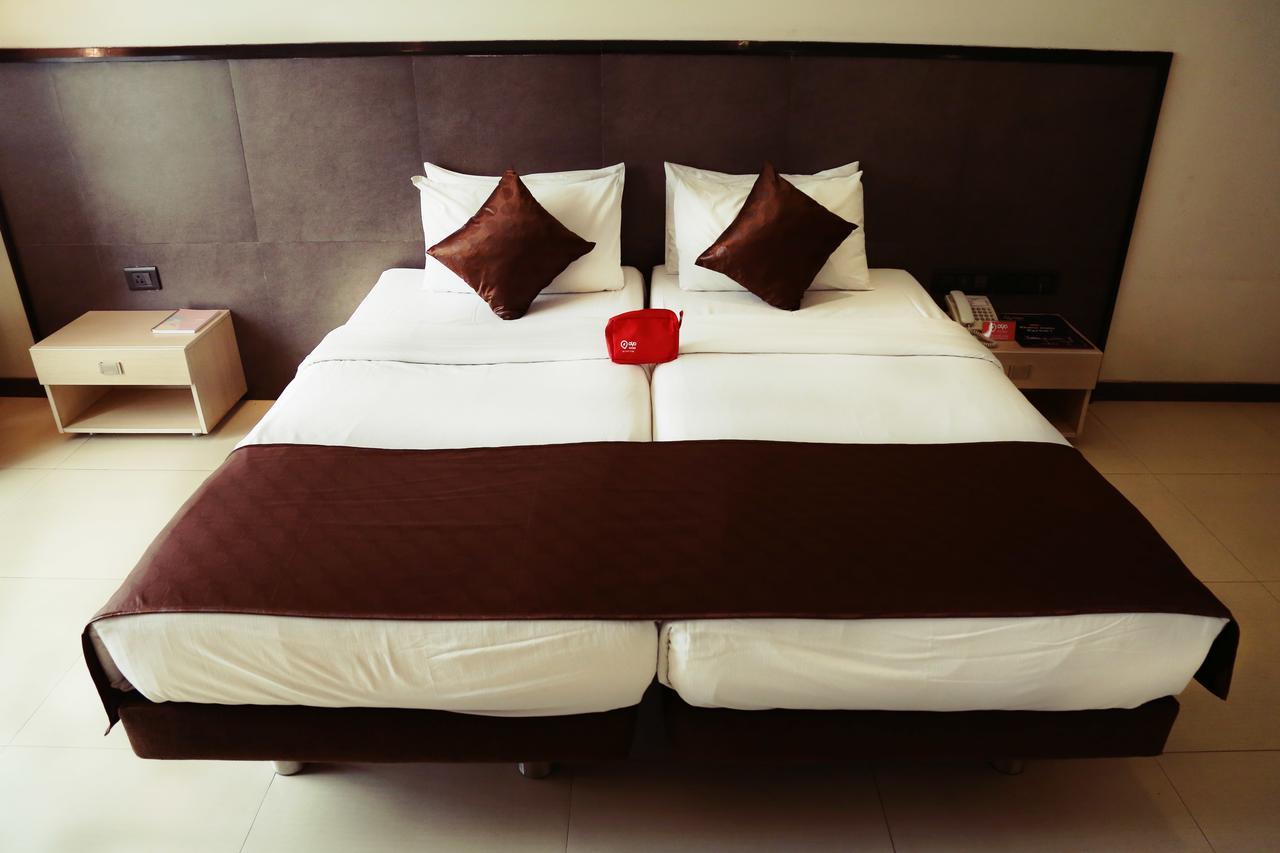 The Sirona Hotel Pune Extérieur photo