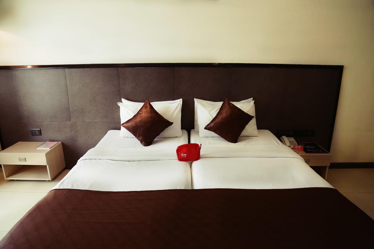 The Sirona Hotel Pune Extérieur photo