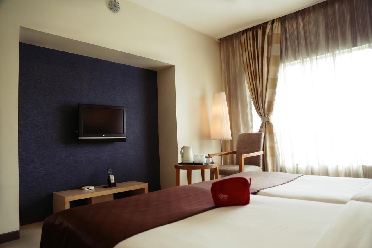 The Sirona Hotel Pune Extérieur photo