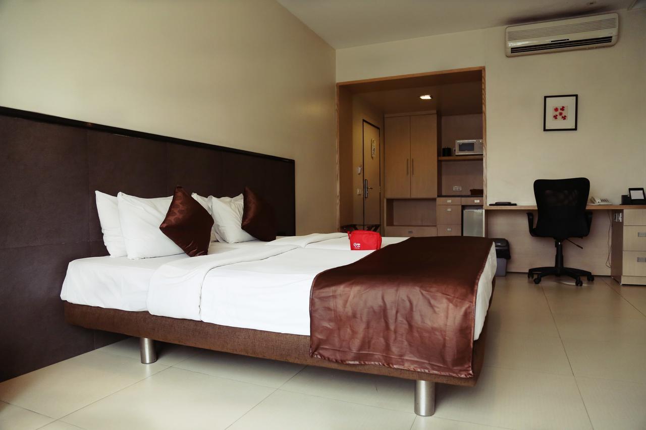 The Sirona Hotel Pune Extérieur photo