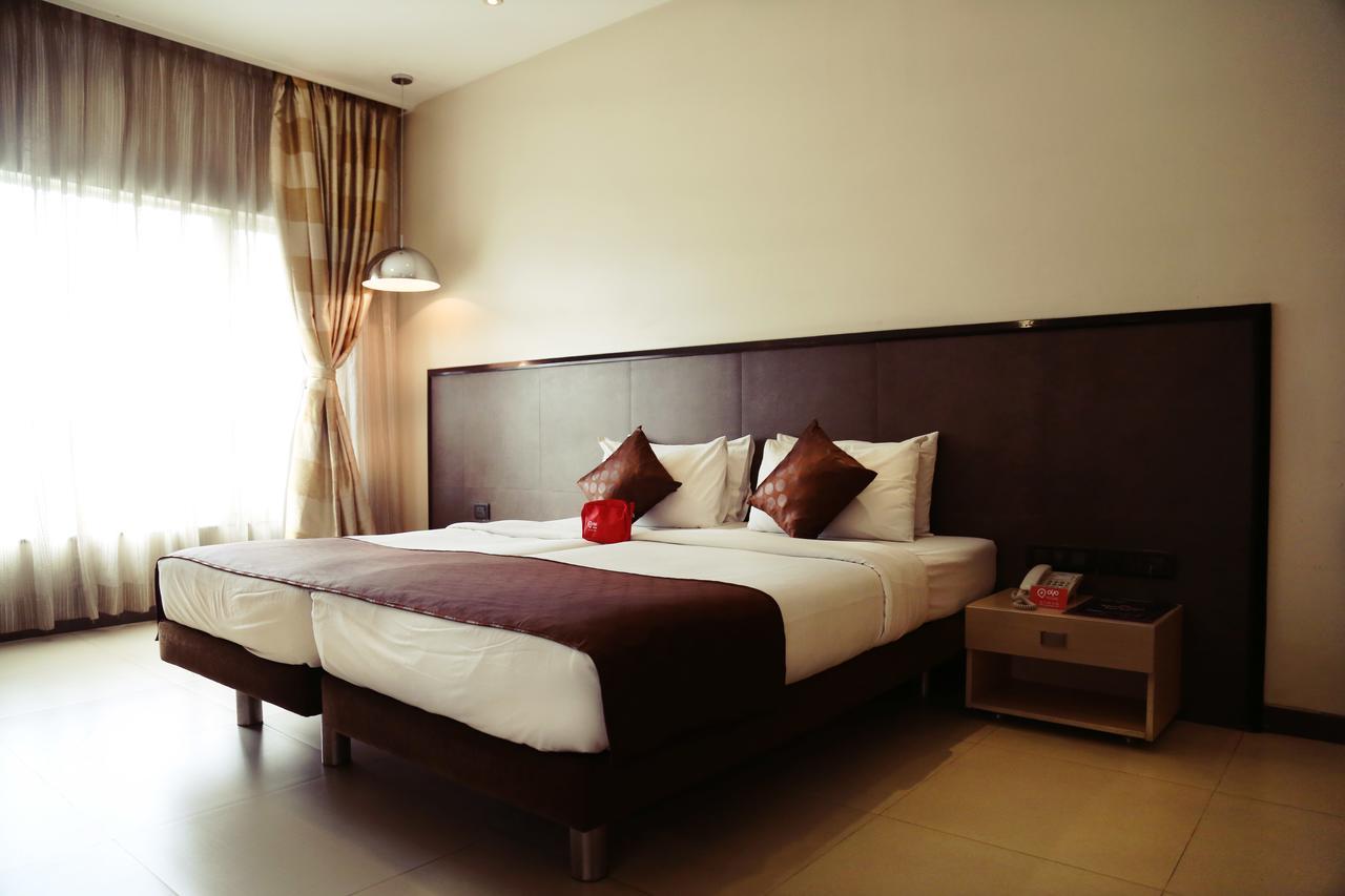 The Sirona Hotel Pune Extérieur photo