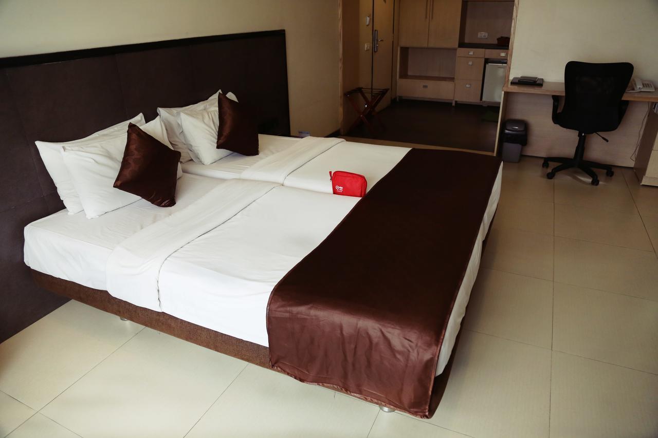 The Sirona Hotel Pune Extérieur photo