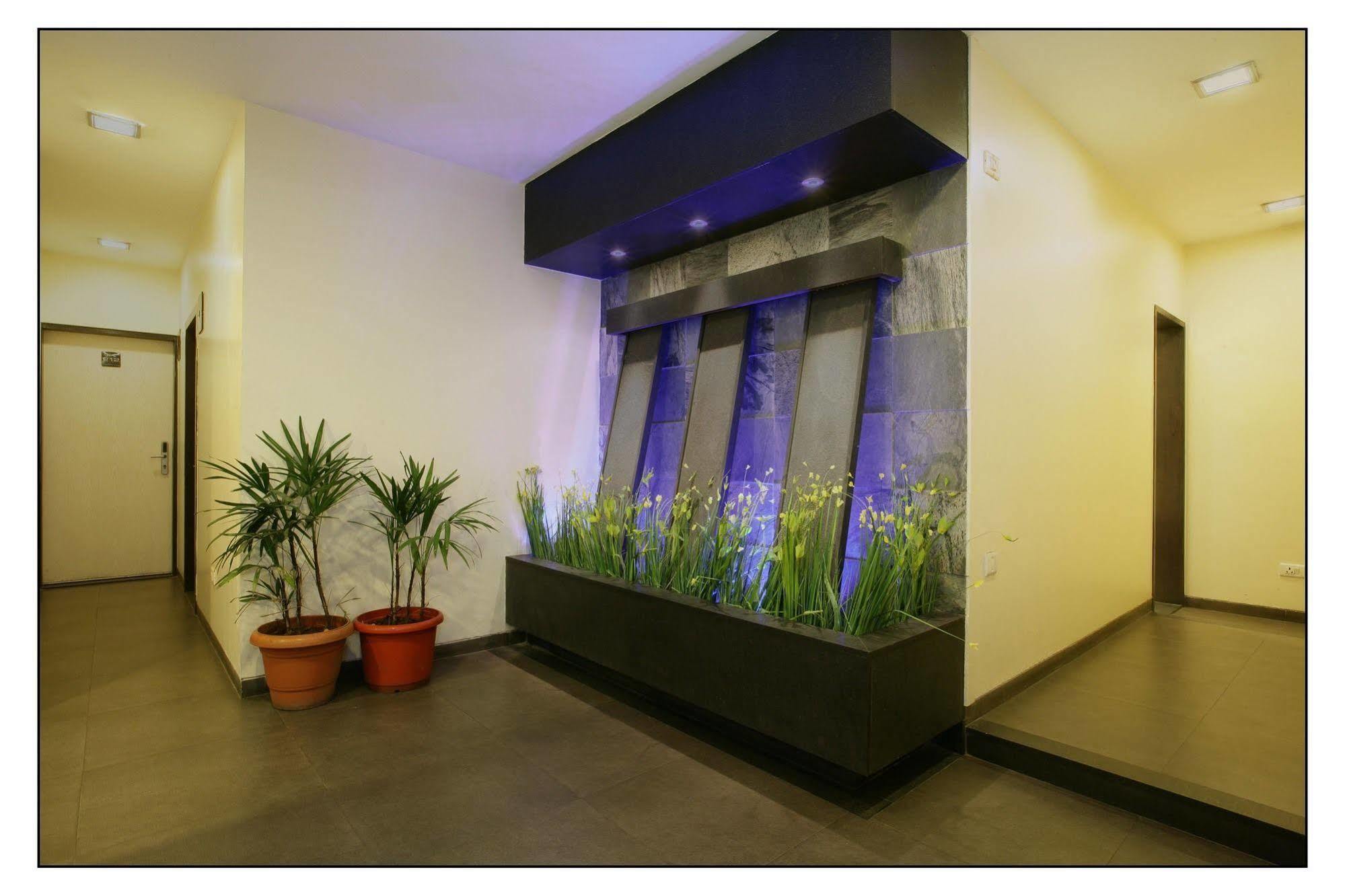 The Sirona Hotel Pune Extérieur photo
