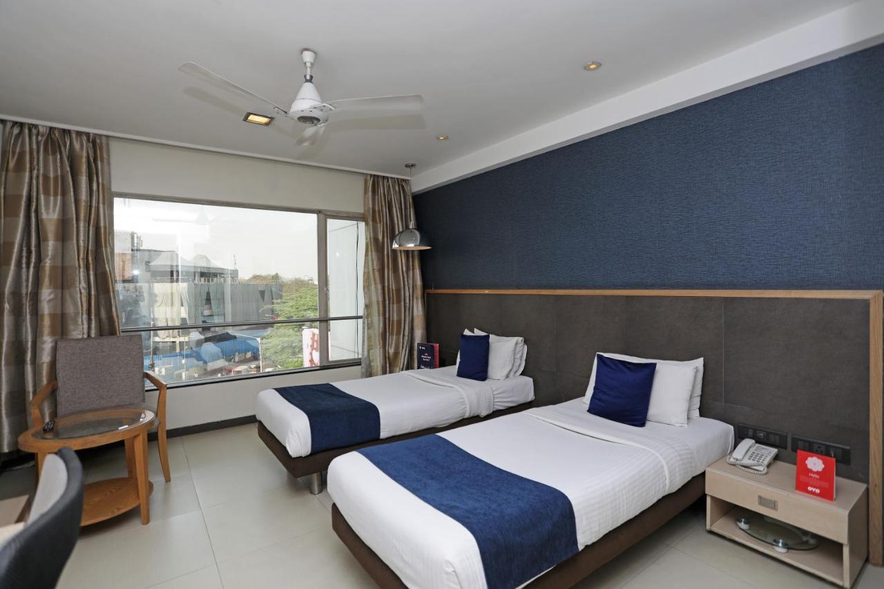 The Sirona Hotel Pune Extérieur photo