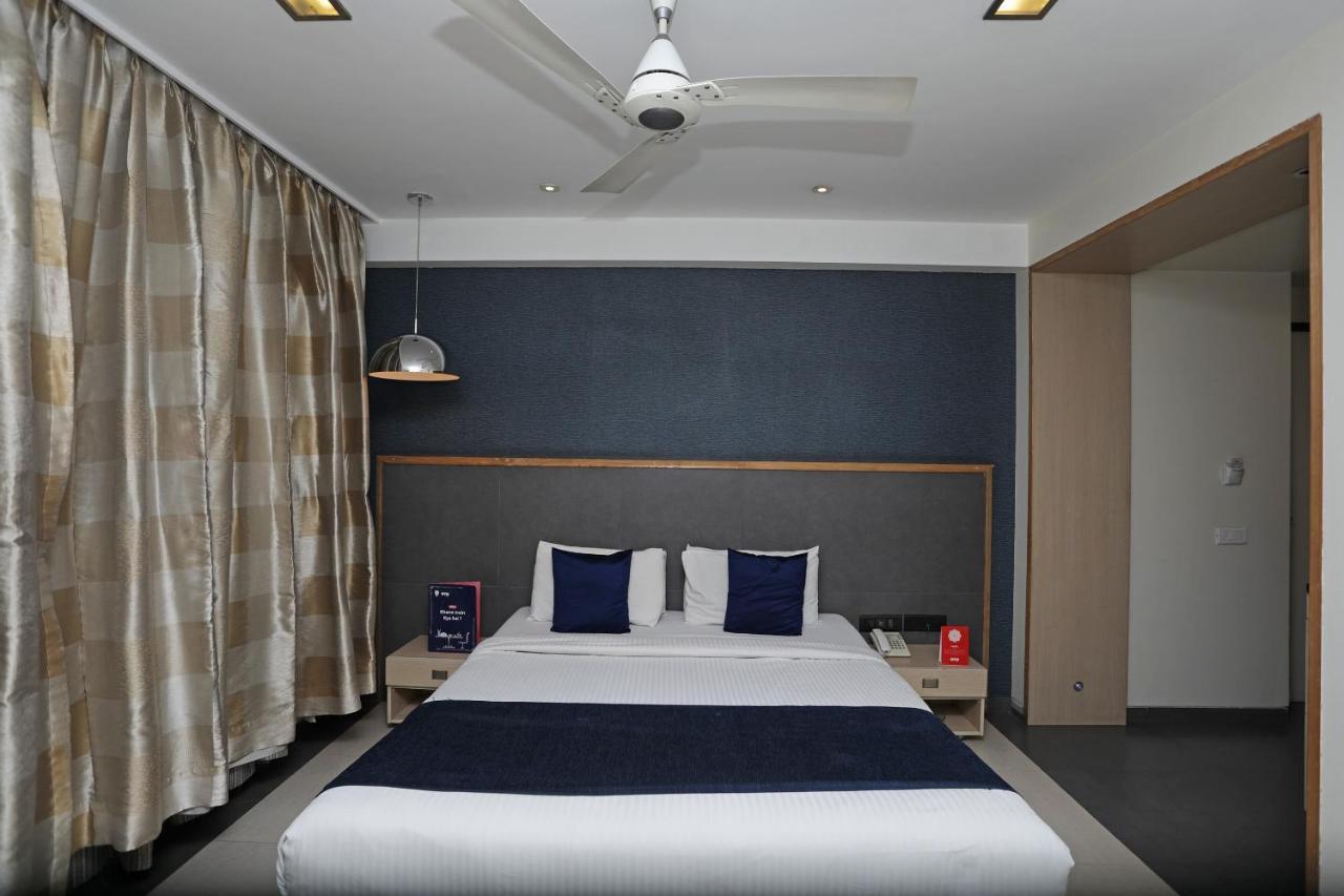 The Sirona Hotel Pune Extérieur photo
